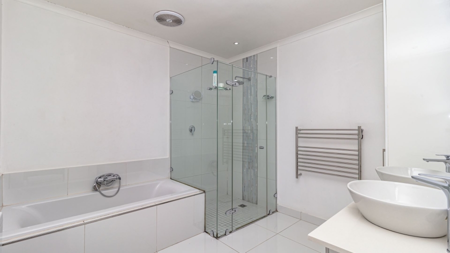 To Let 4 Bedroom Property for Rent in Kenridge Heights Western Cape